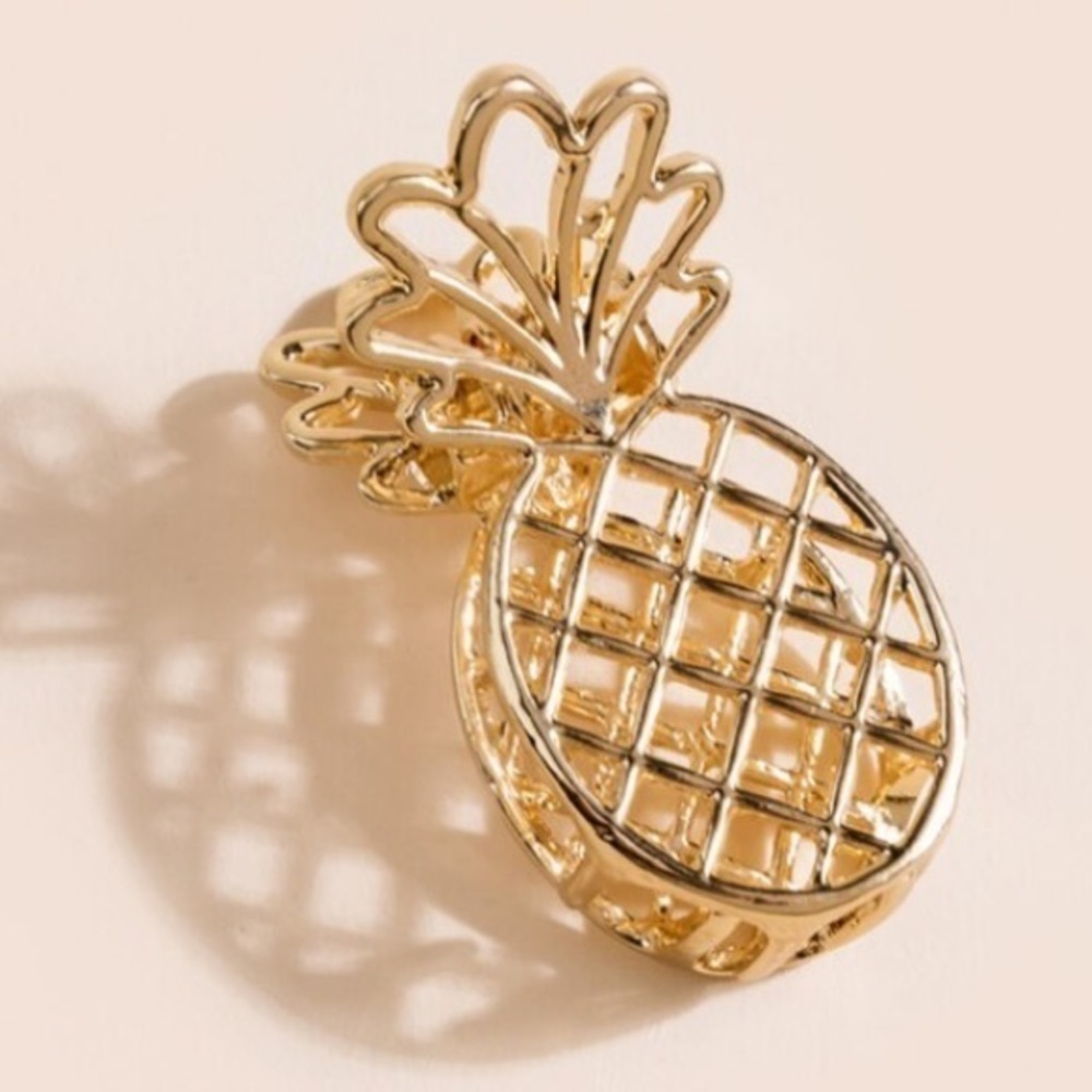 NWT 🍍 Madeline Pineapple Hair Claw Clip